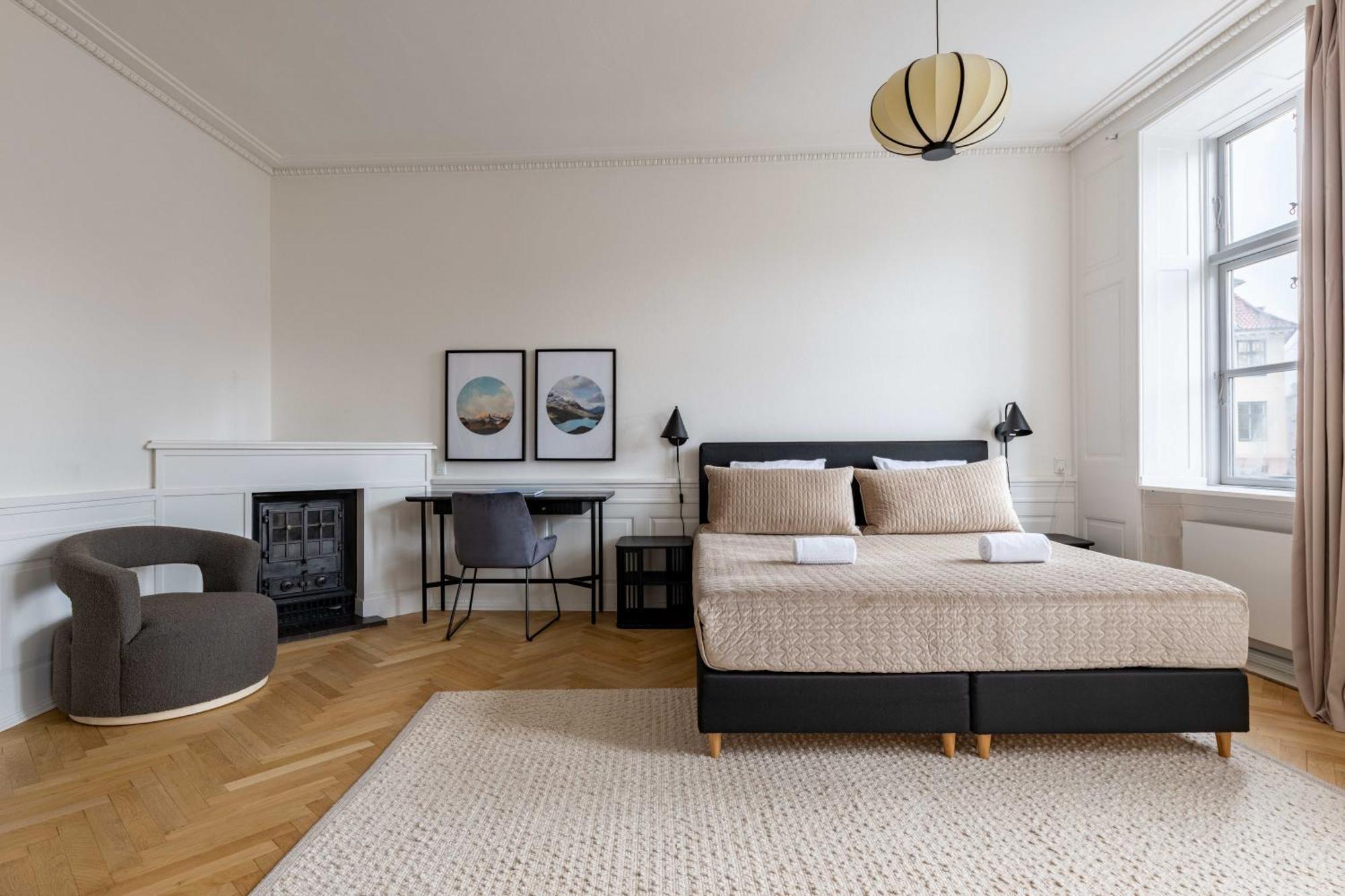 Rare 4br W Unique Details In Cph Copenhague