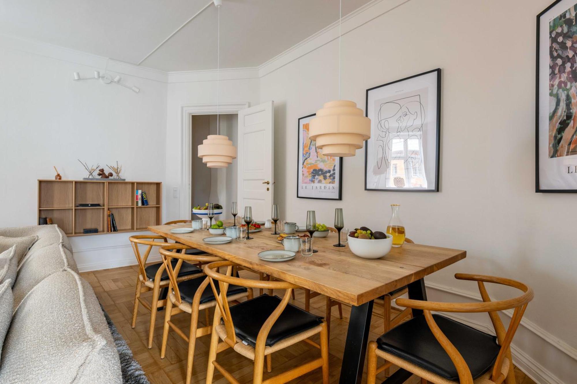 Rare 4br W Unique Details In Cph Copenhague